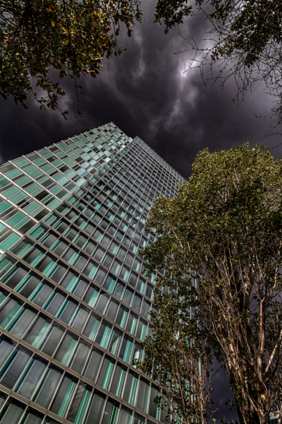 Zuidas met opkomende onweer.