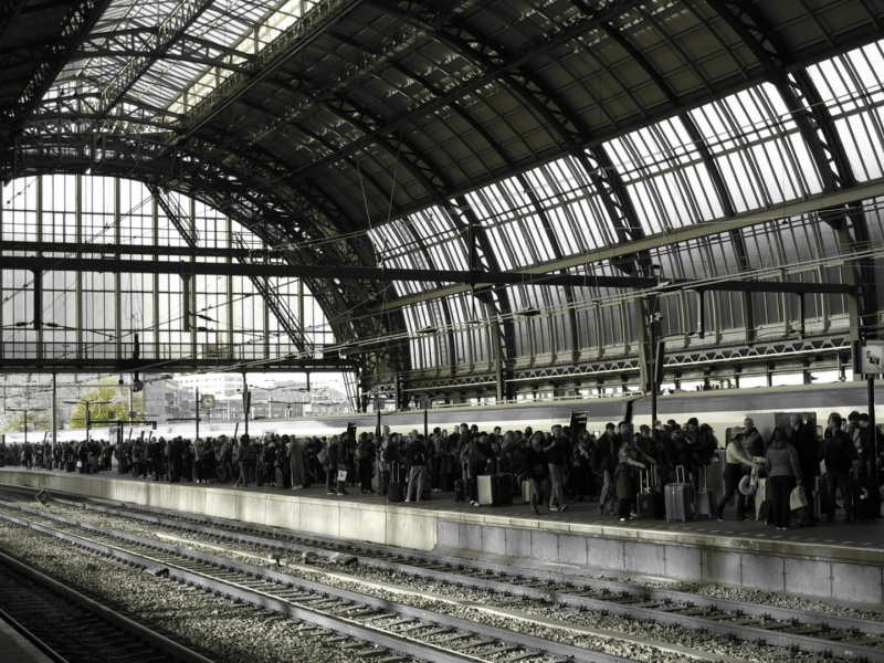 Wachten op de Thalys 